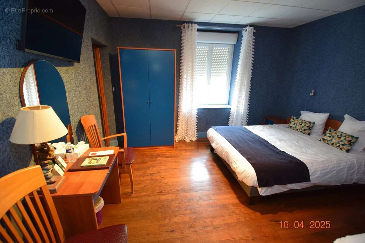 Commerce à LA COQUILLE