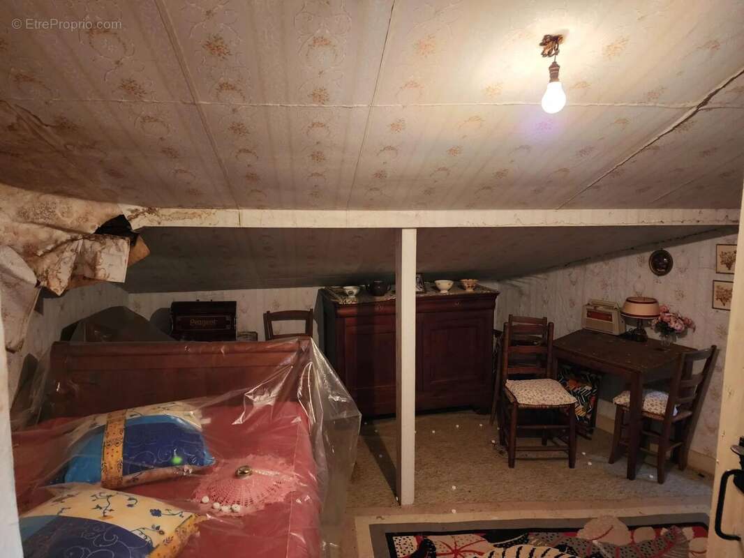 Appartement à CHAMPAGNAC-LA-RIVIERE