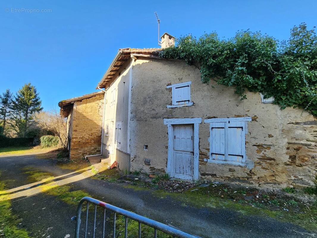Appartement à CHAMPAGNAC-LA-RIVIERE
