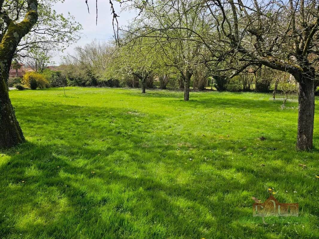 Terrain à ESTRABLIN