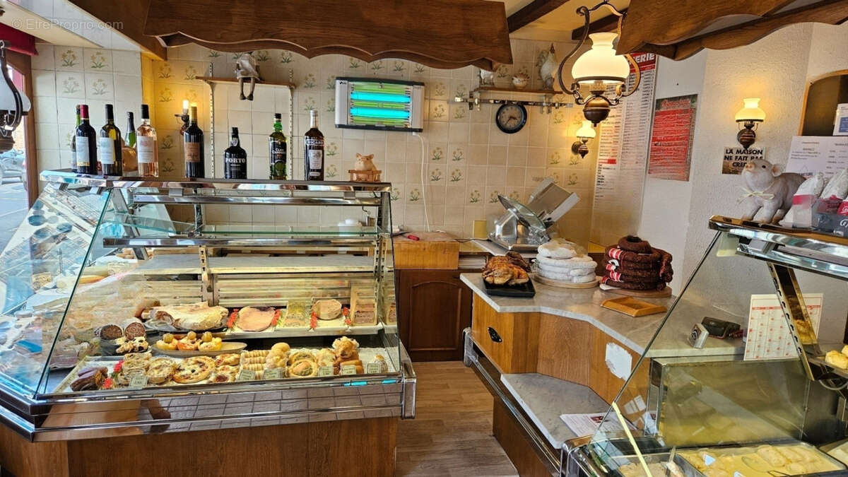 Commerce à LA BAZOCHE-GOUET