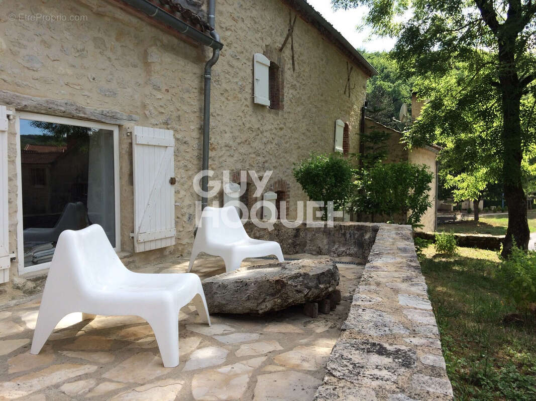 Maison à LAROQUE-DES-ARCS