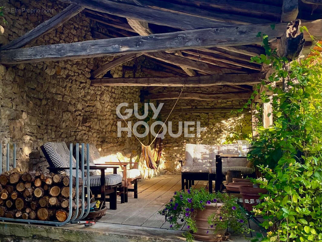 Maison à LAROQUE-DES-ARCS