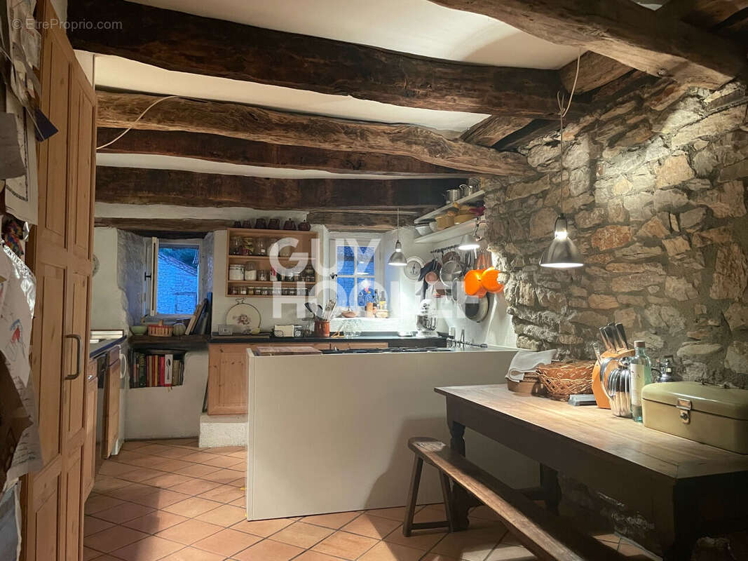 Maison à LAROQUE-DES-ARCS