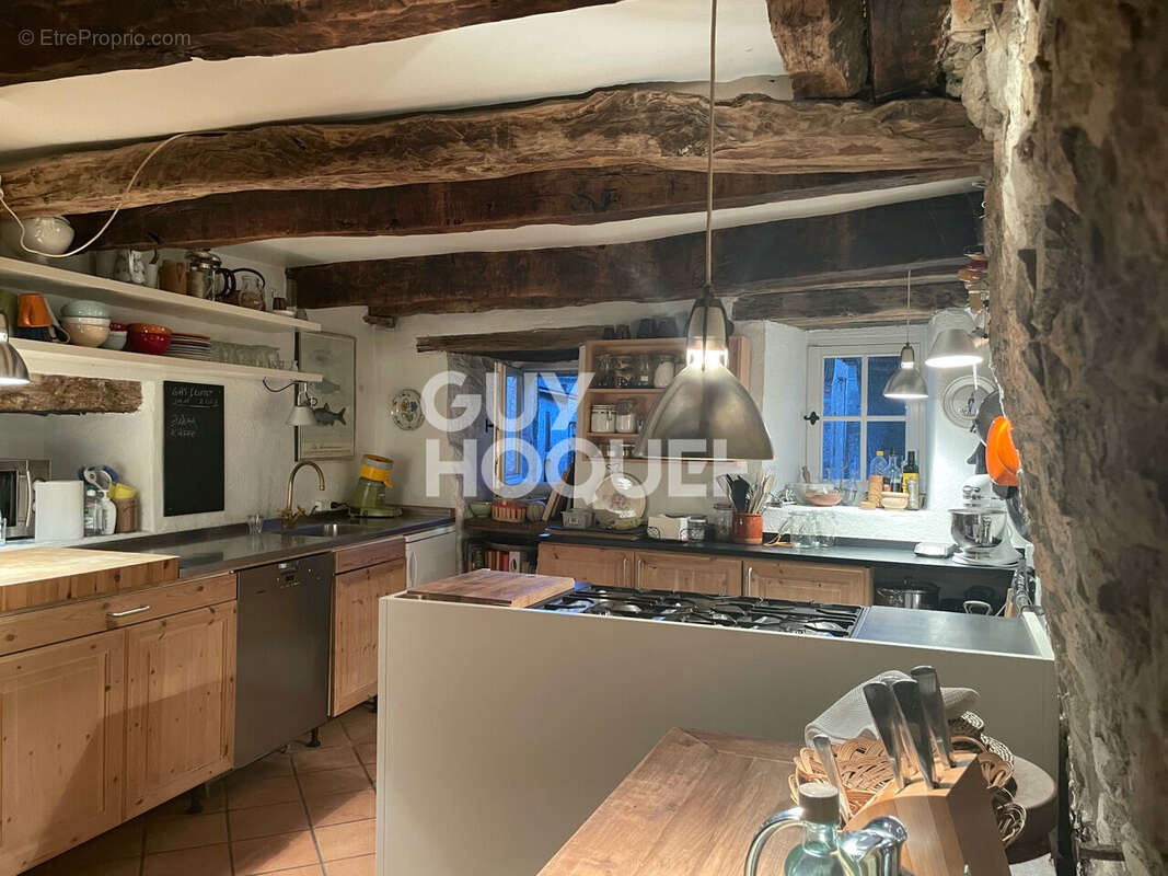 Maison à LAROQUE-DES-ARCS