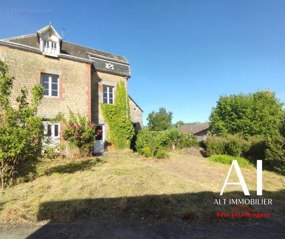 Maison à CONDE-SUR-NOIREAU