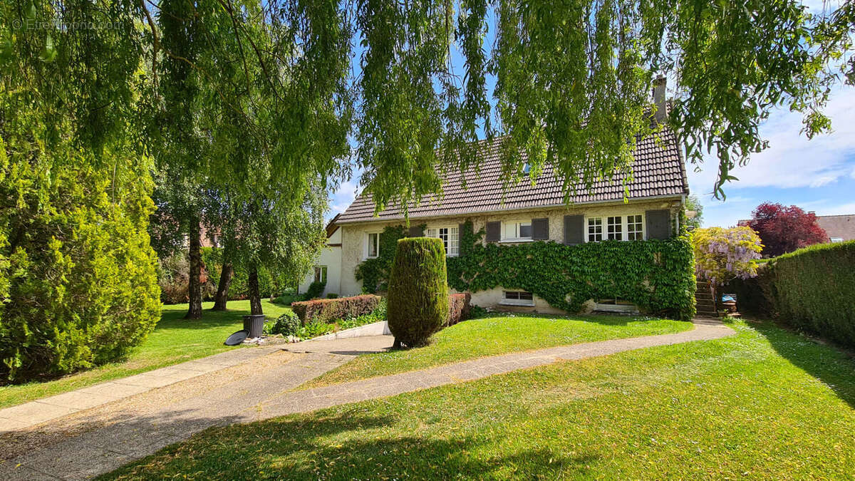 Maison à MONTFORT-L'AMAURY