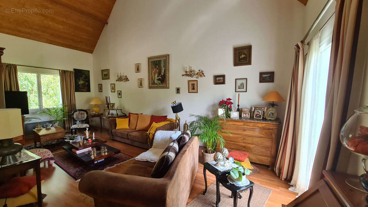 Maison à MONTFORT-L'AMAURY