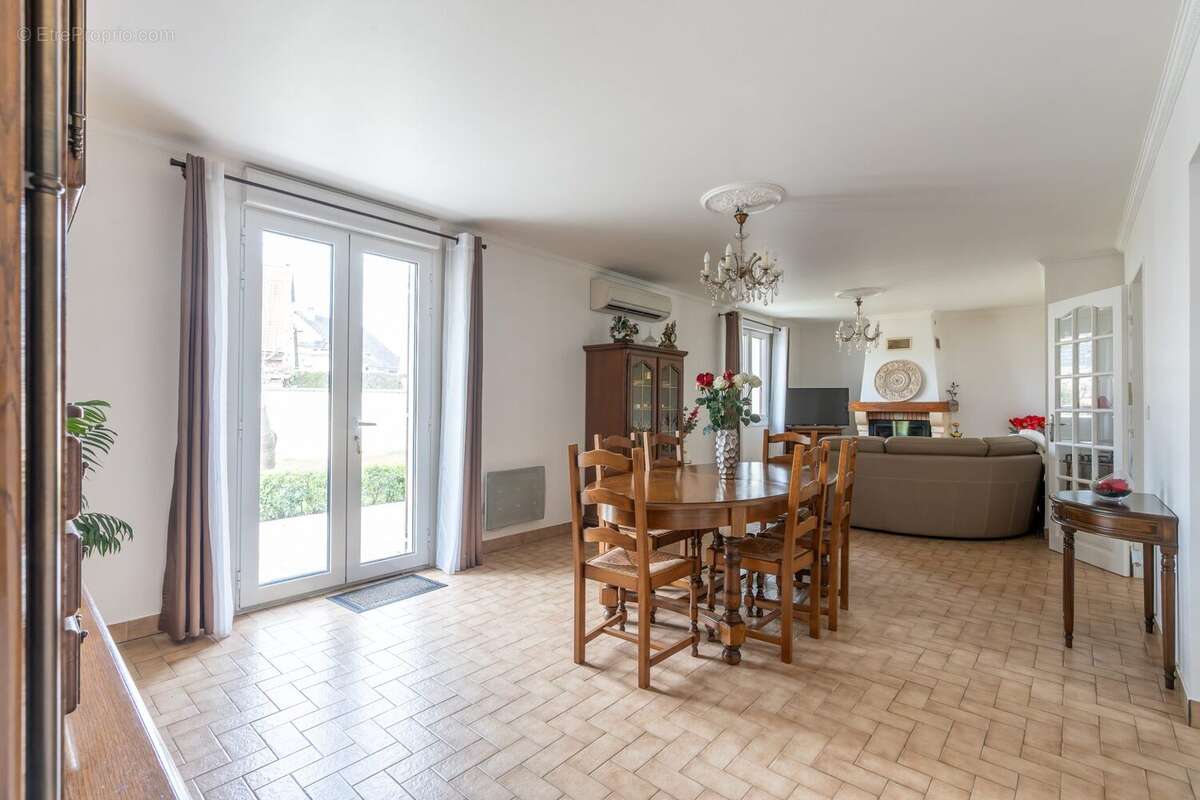 Maison à PONTAULT-COMBAULT