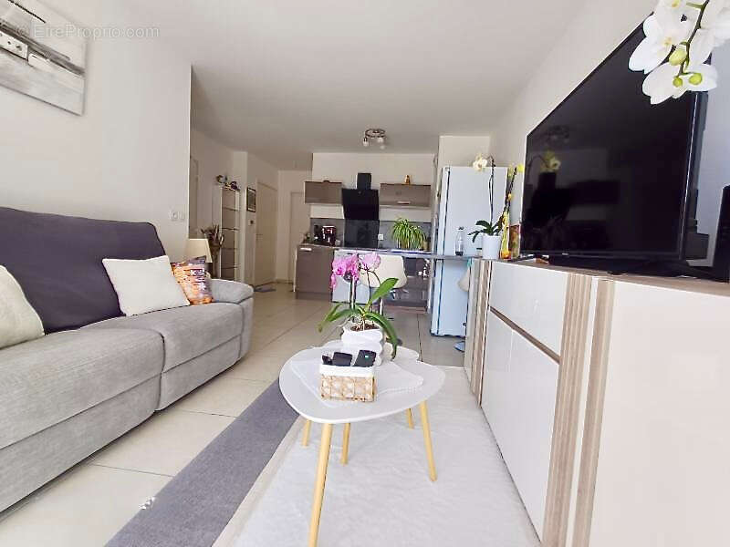 Appartement à SAINT-LAURENT-DU-VAR