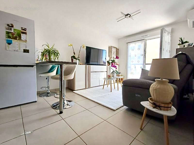 Appartement à SAINT-LAURENT-DU-VAR