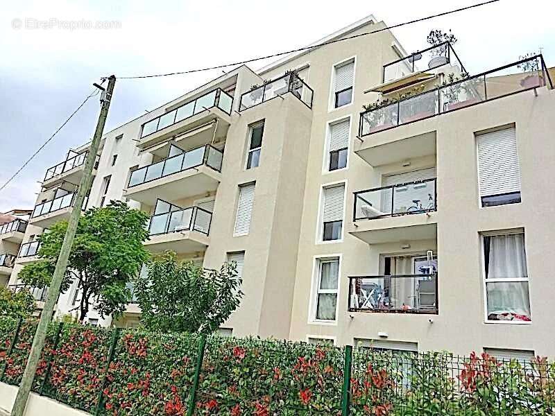 Appartement à SAINT-LAURENT-DU-VAR