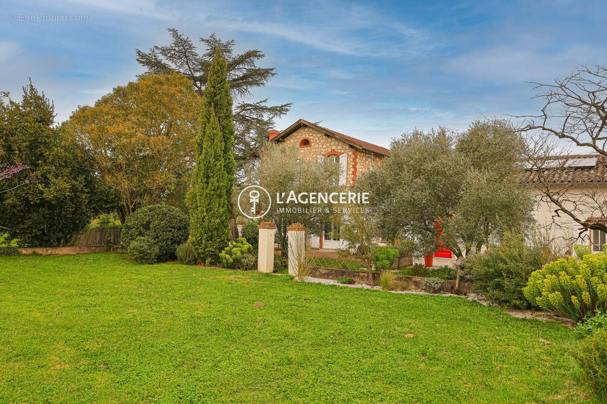 Maison à LISLE-SUR-TARN