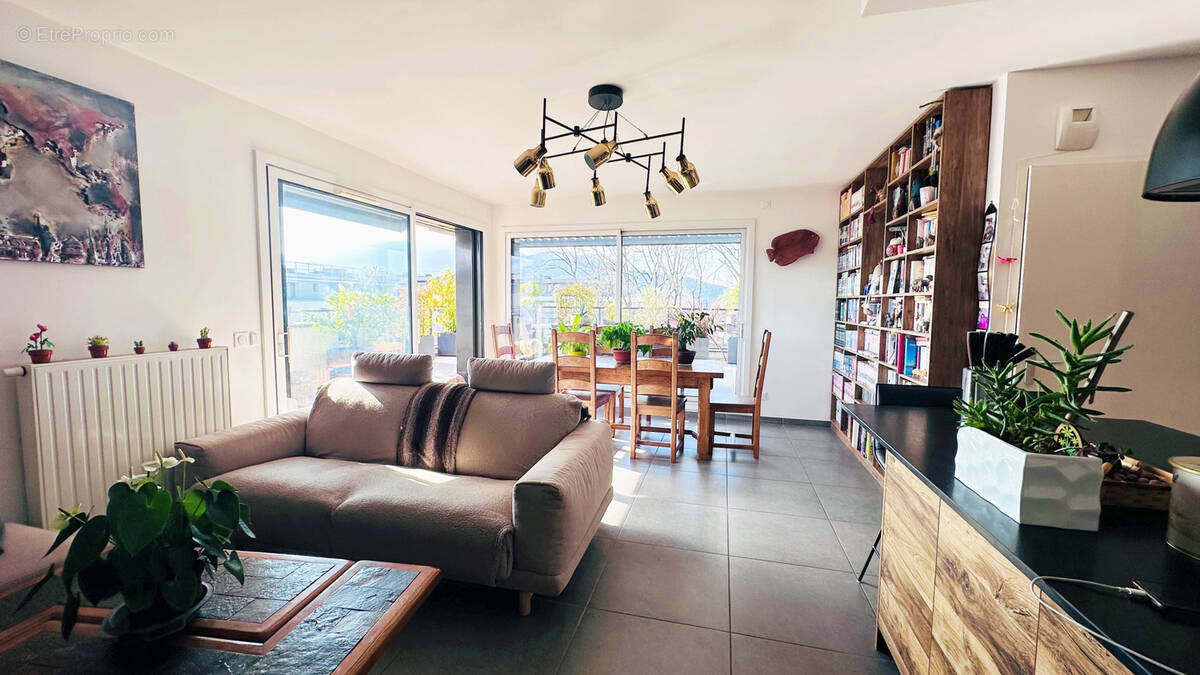 Appartement à VETRAZ-MONTHOUX