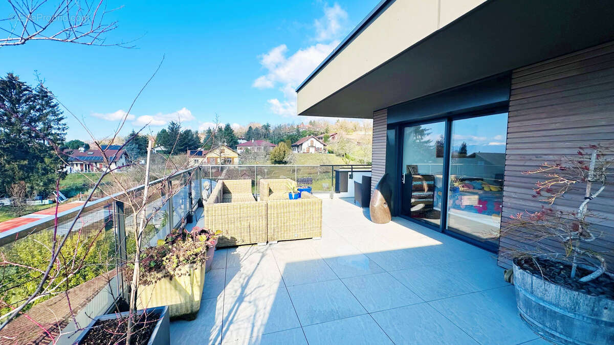 Appartement à VETRAZ-MONTHOUX