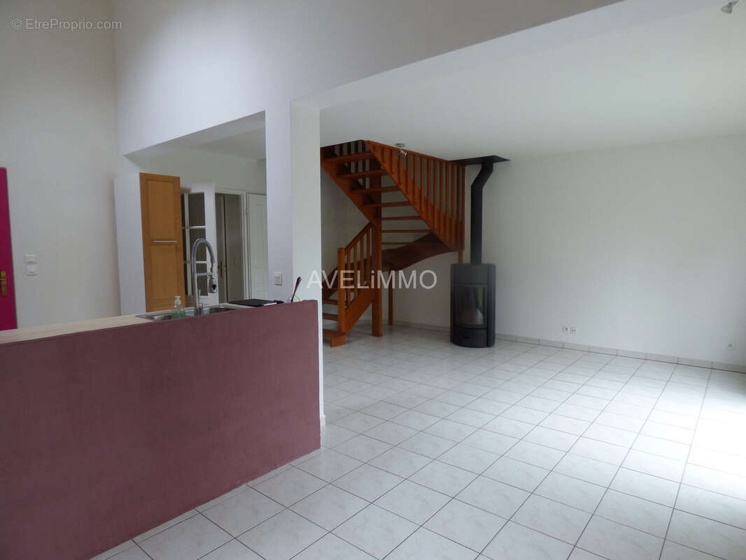 Maison à LA QUEUE-LES-YVELINES