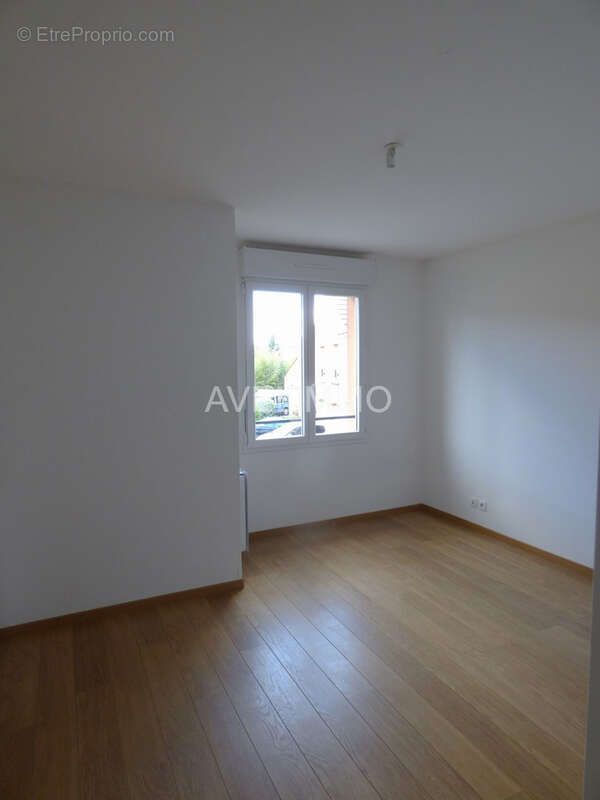 Maison à LA QUEUE-LES-YVELINES