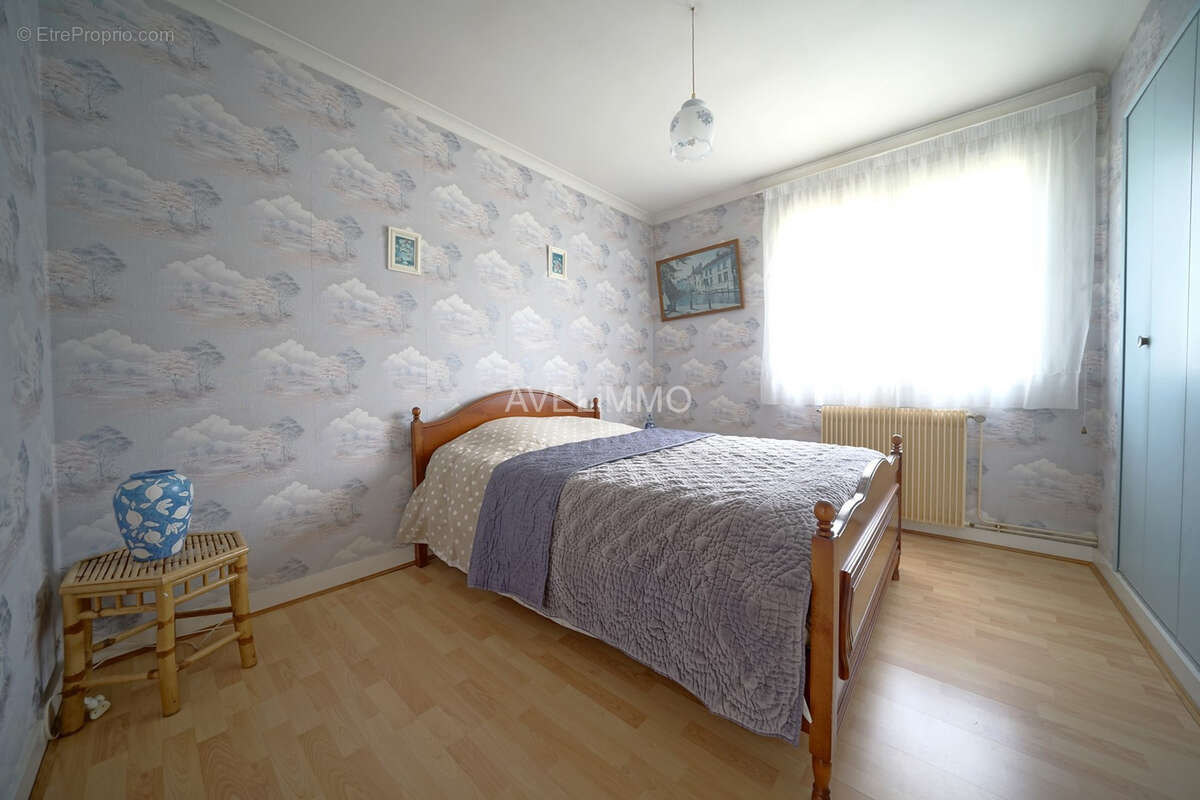 Maison à LA QUEUE-LES-YVELINES