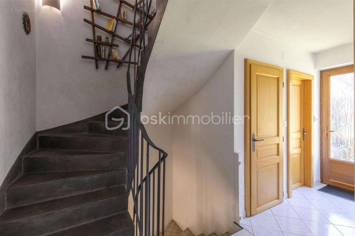 Maison à ARS-SUR-MOSELLE