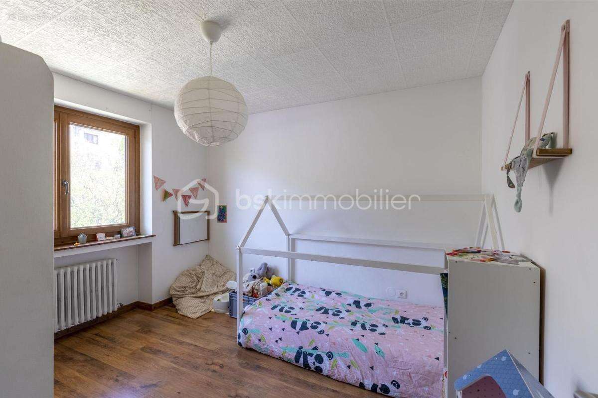 Maison à ARS-SUR-MOSELLE