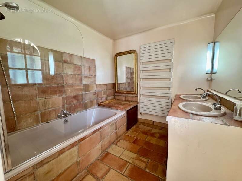 Maison à SAINT-JEAN-DE-CUCULLES