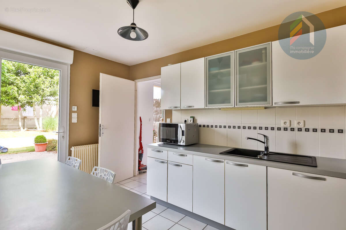 Maison à LES HERBIERS