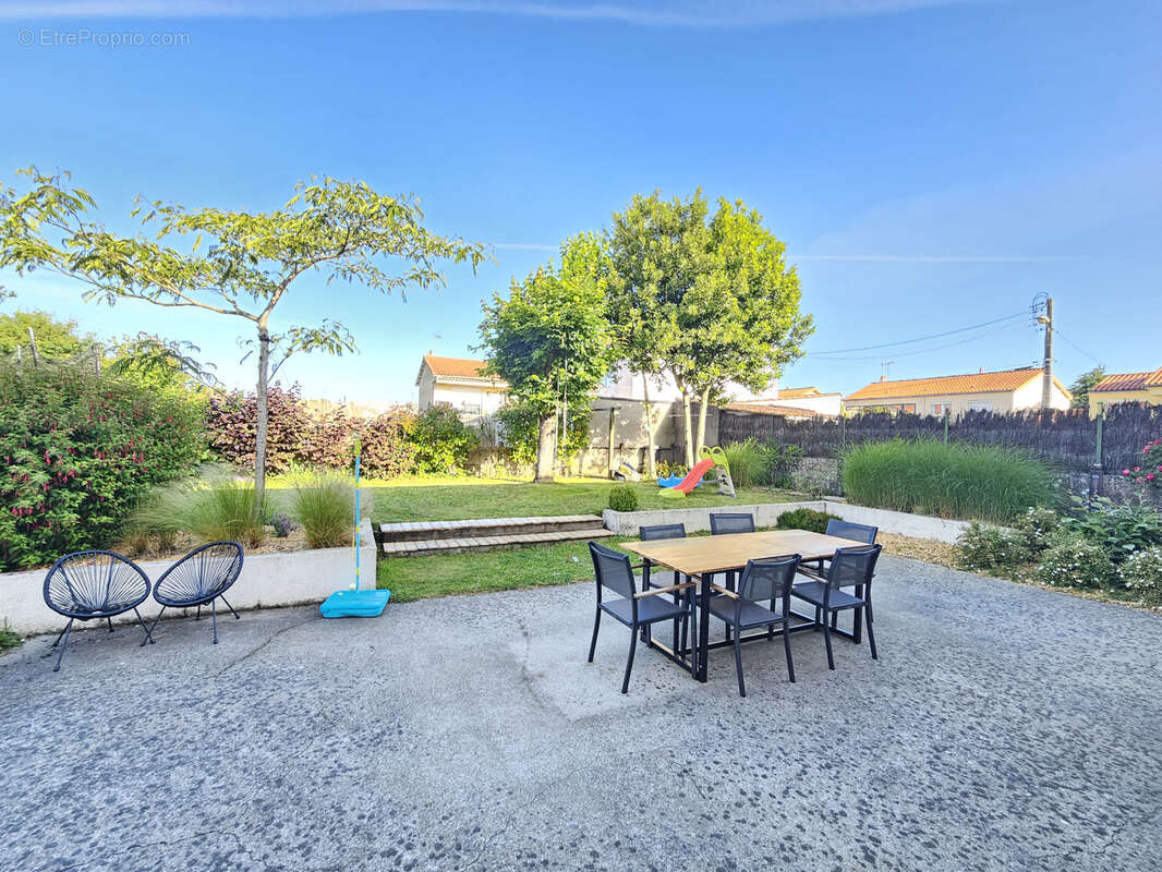 Maison à LES HERBIERS