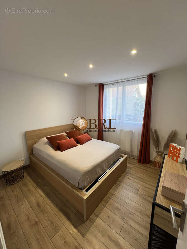 chambre 1 - Appartement à ECHIROLLES