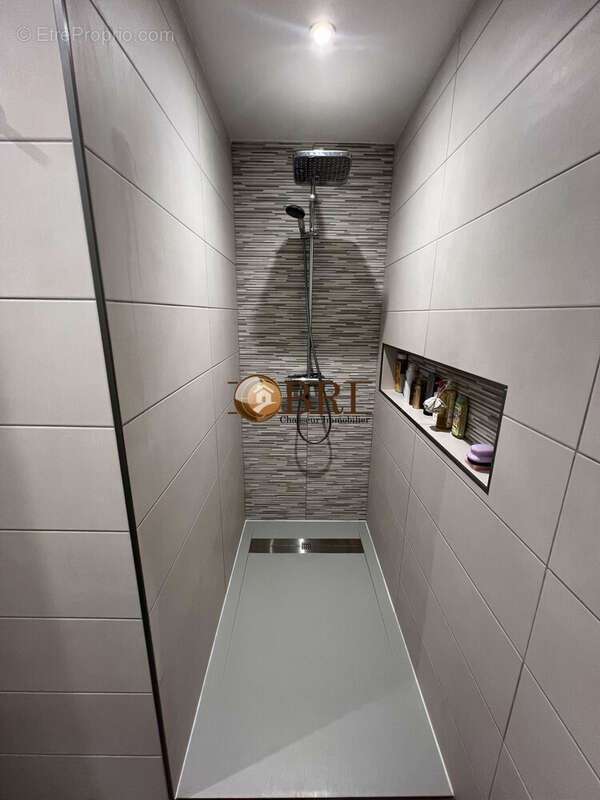 salle de douche - Appartement à ECHIROLLES