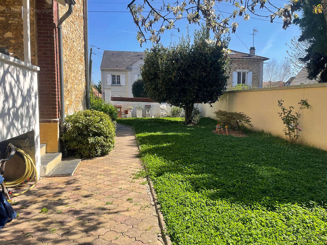 Maison à SAINT-LEU-LA-FORET