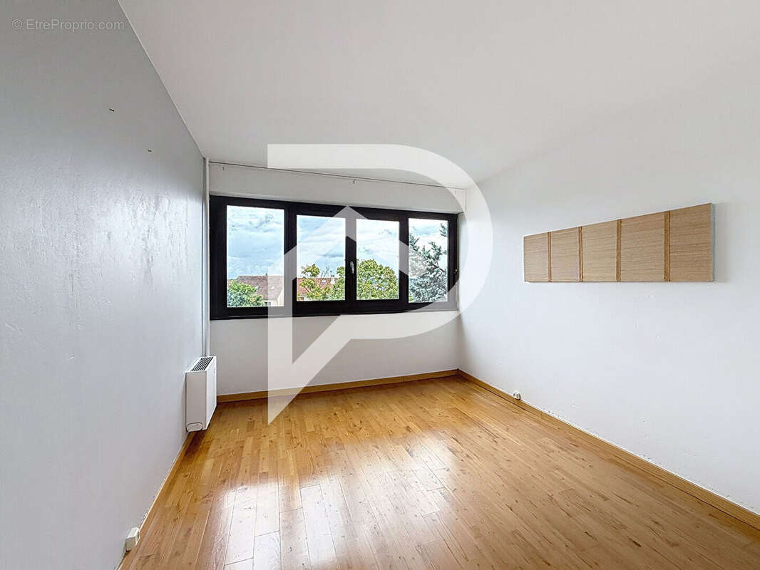 Appartement à CHENNEVIERES-SUR-MARNE