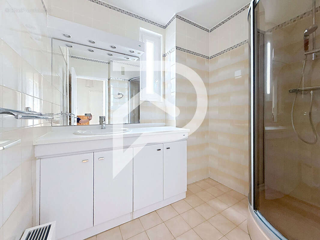 Appartement à CHENNEVIERES-SUR-MARNE