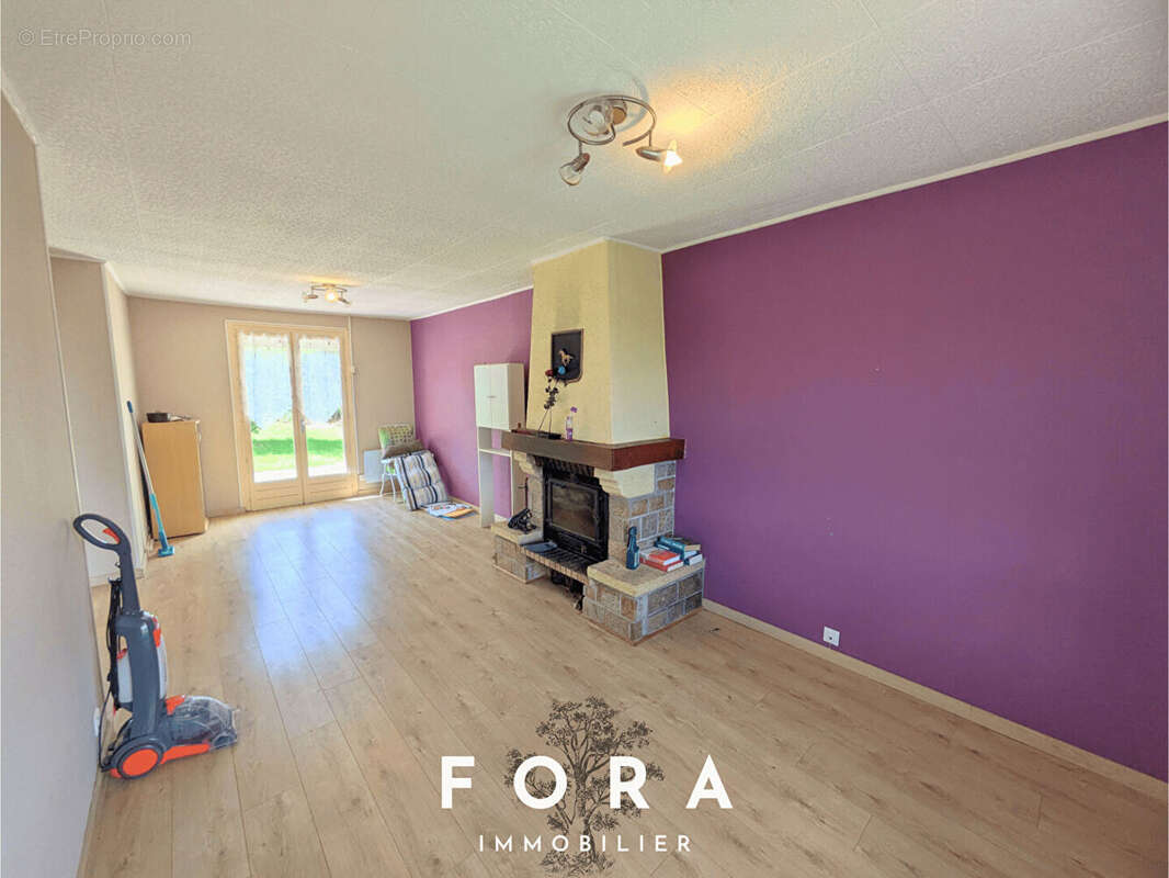 Maison à LA CHAPELLE-BICHE