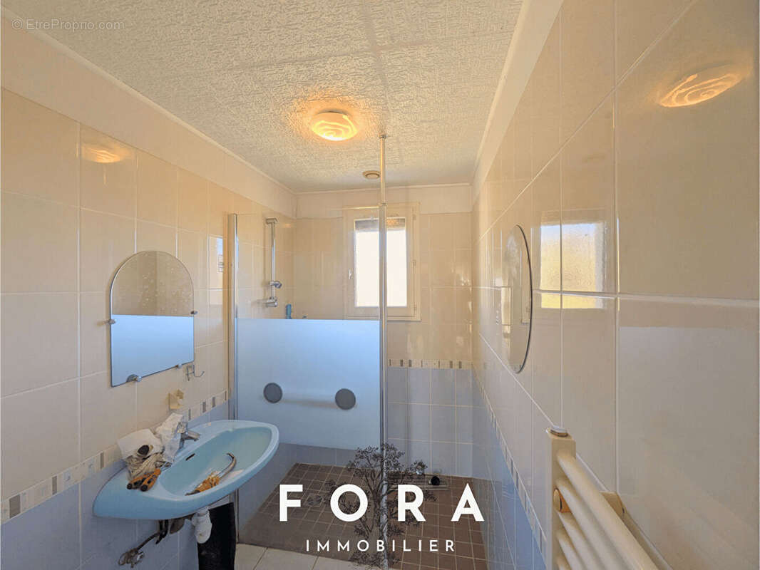 Maison à LA CHAPELLE-BICHE