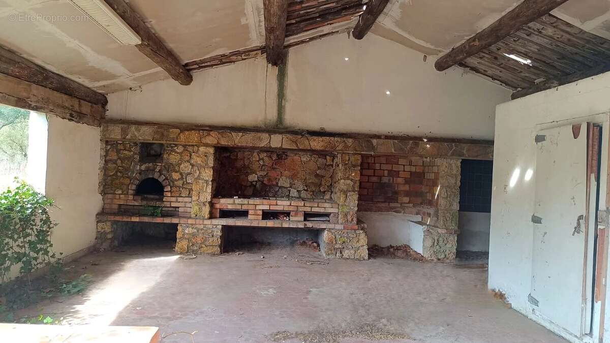 Maison à BORMES-LES-MIMOSAS