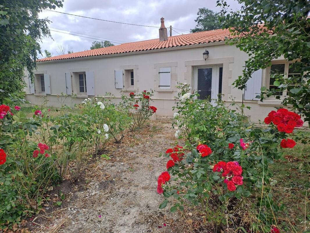 Photo 1 - Maison à TRIAIZE