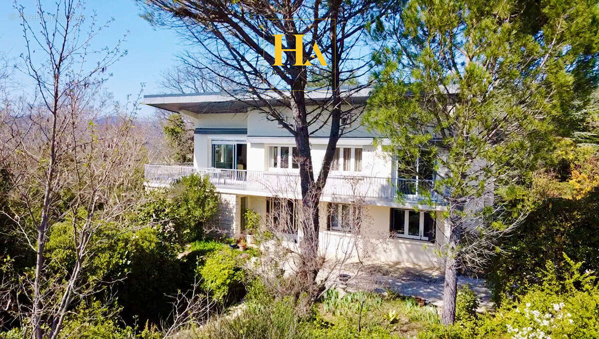 Maison à MONTELIMAR