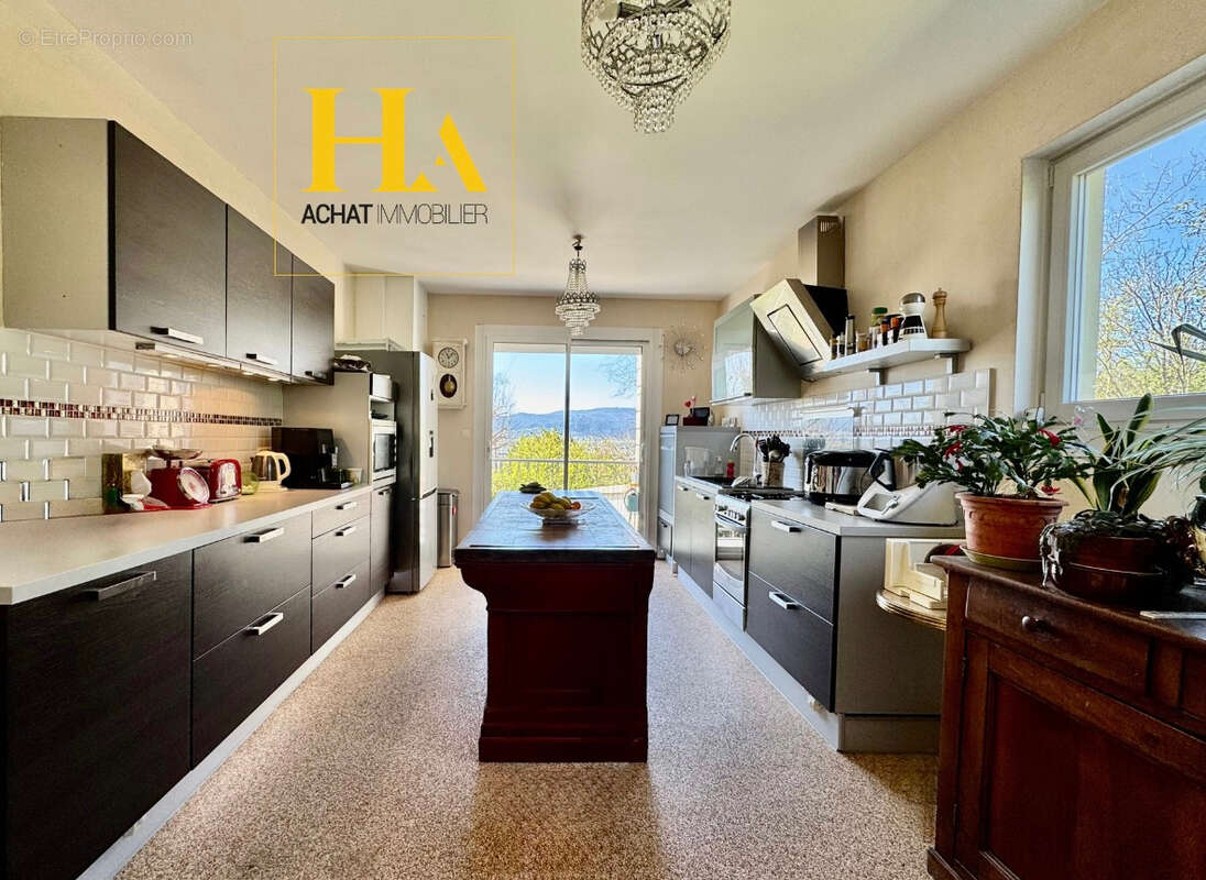 Maison à MONTELIMAR