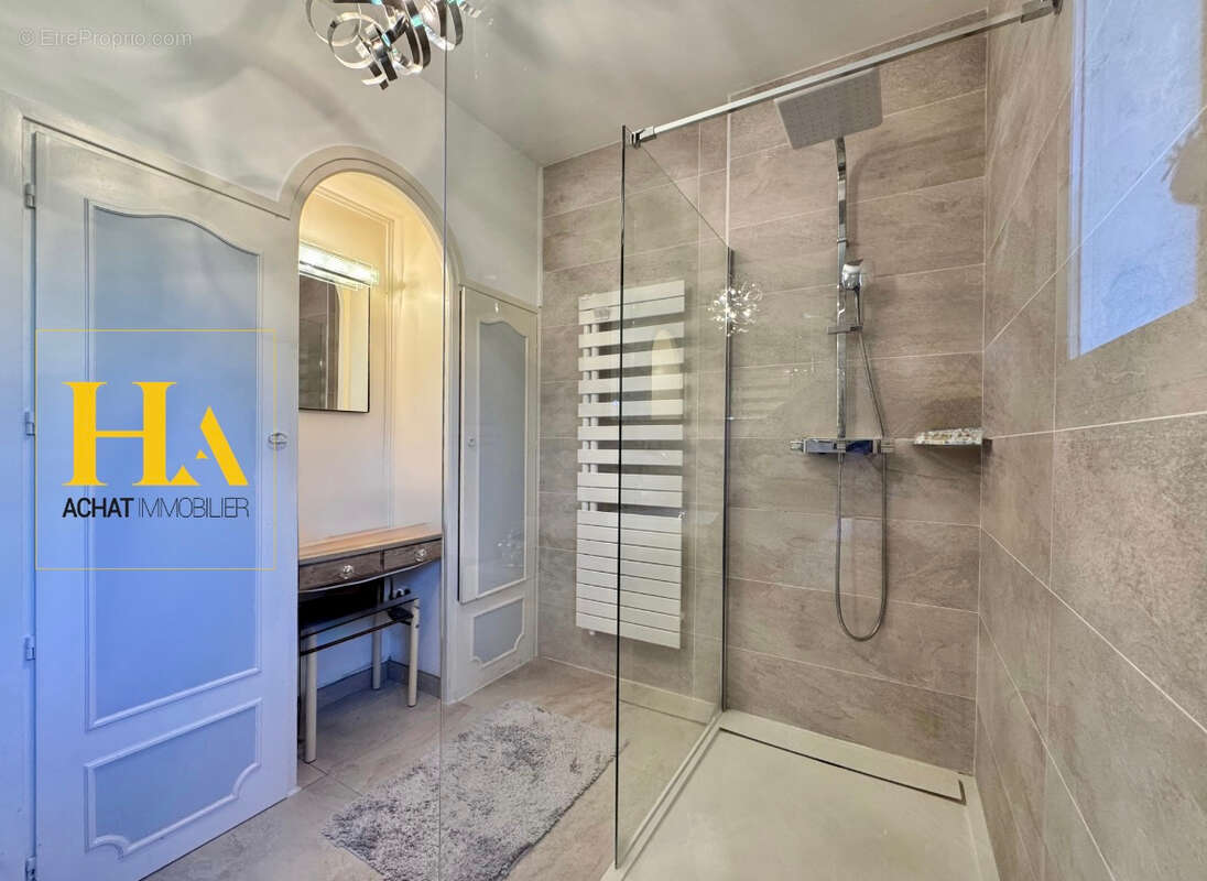 Maison à MONTELIMAR