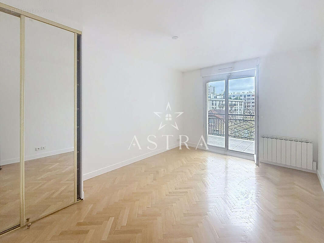 Appartement à LE PLESSIS-ROBINSON