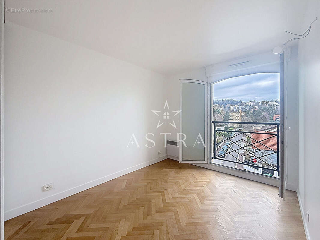 Appartement à LE PLESSIS-ROBINSON