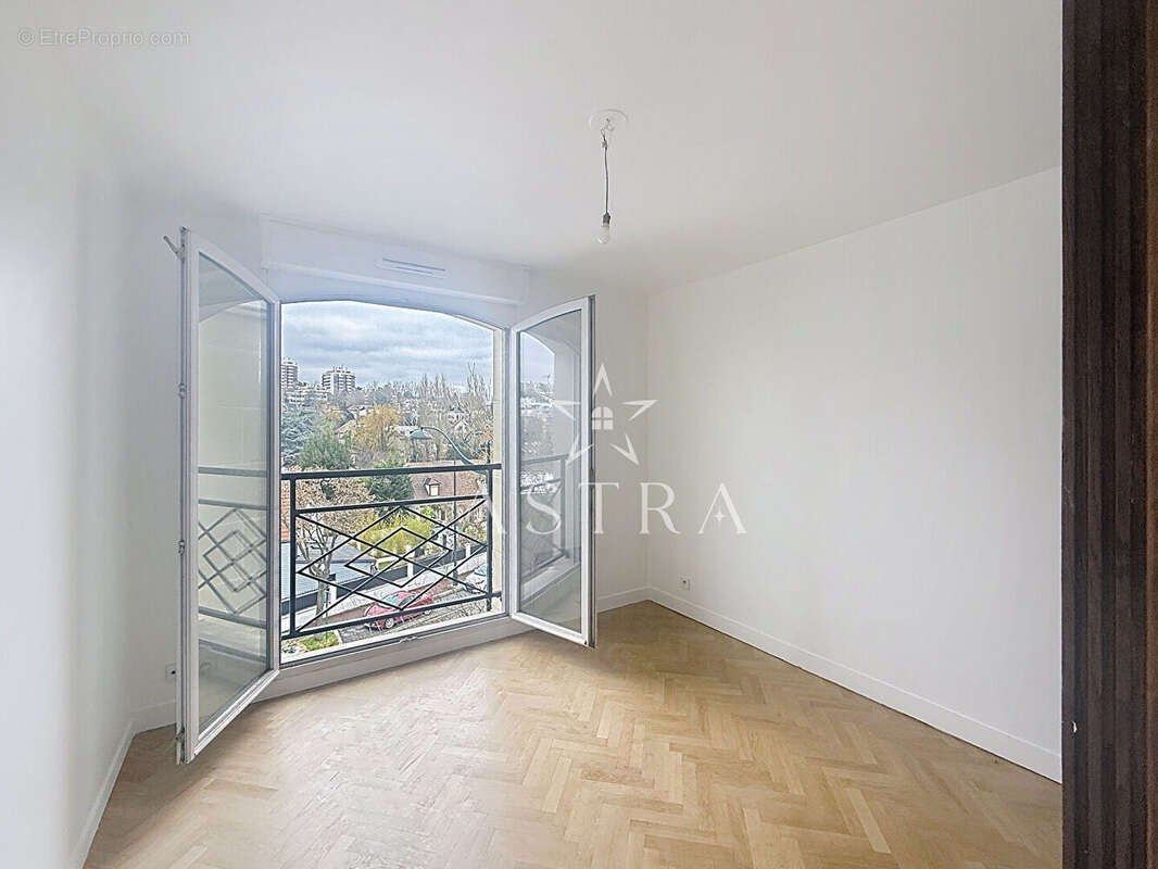 Appartement à LE PLESSIS-ROBINSON