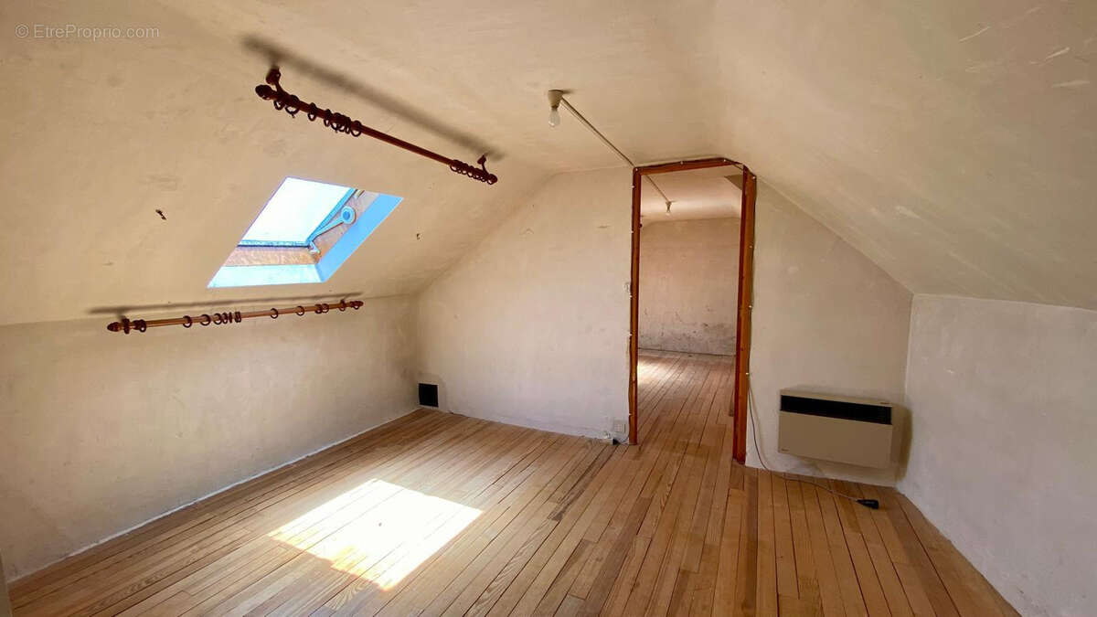 Maison à COUSSERGUES