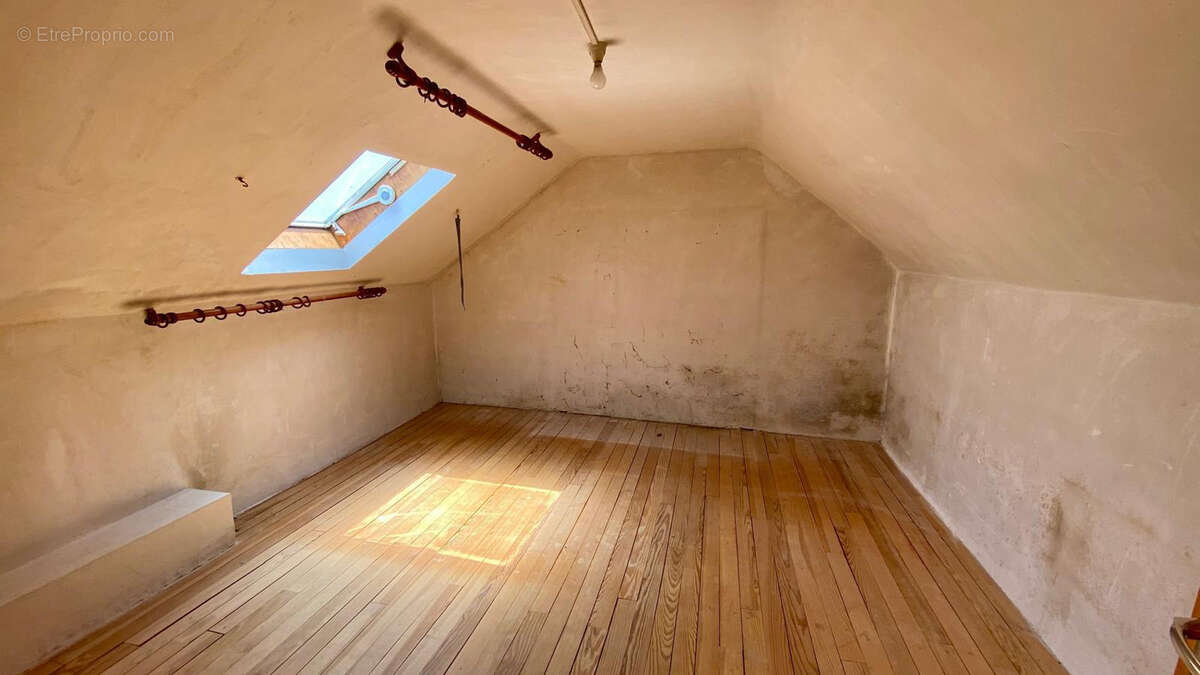 Maison à COUSSERGUES