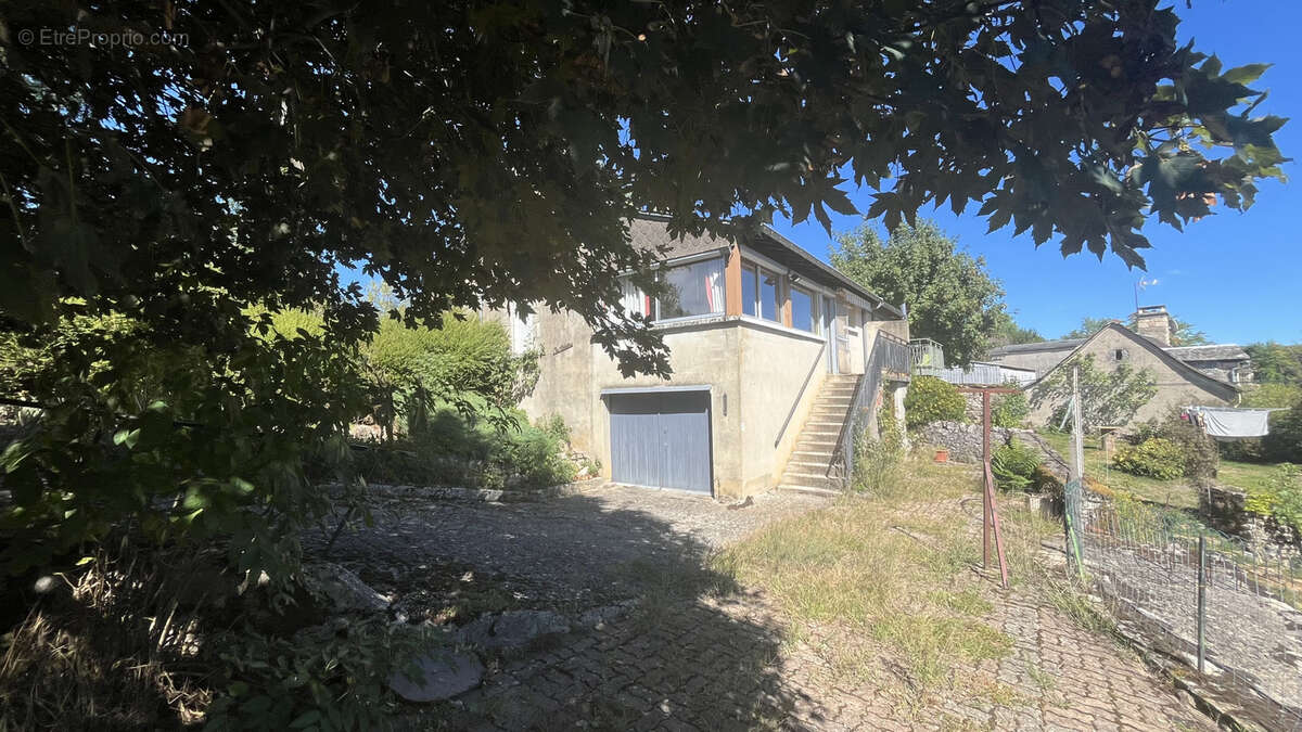 Maison à COUSSERGUES