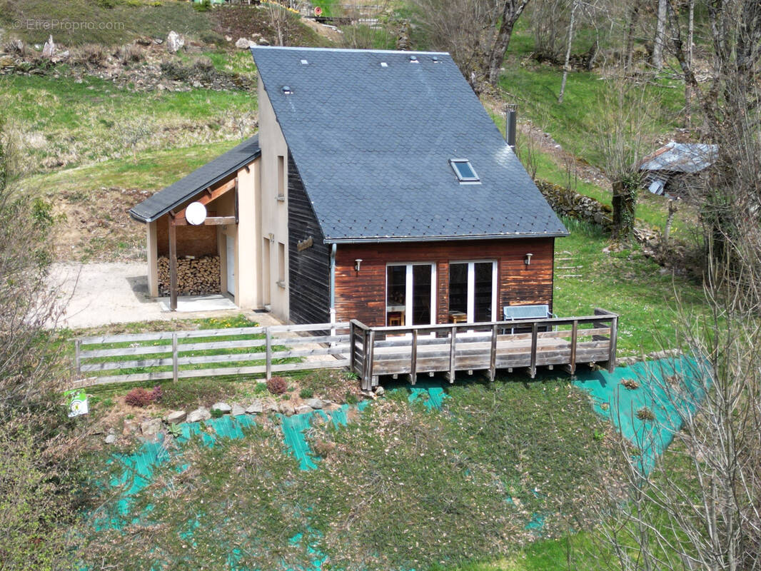 Maison à SAINT-CHELY-D&#039;AUBRAC