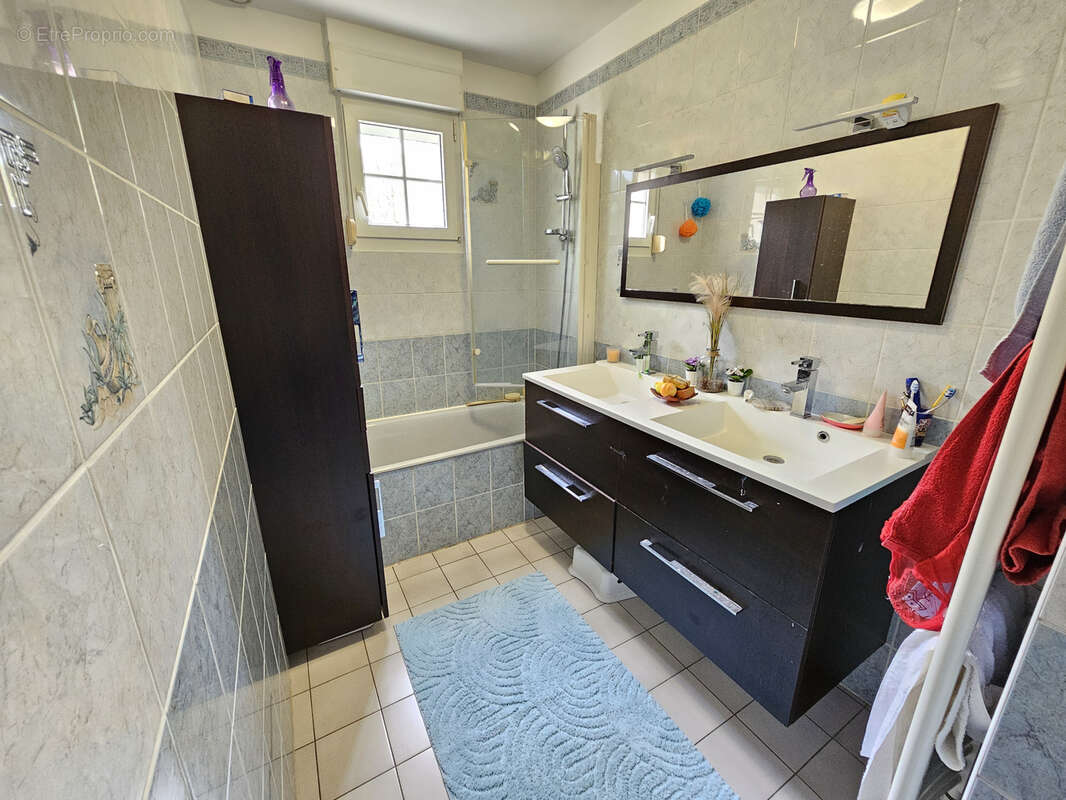 Maison à SAINT-GEORGES-DES-GROSEILLERS