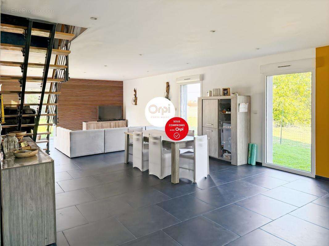 Maison à WIERRE-EFFROY