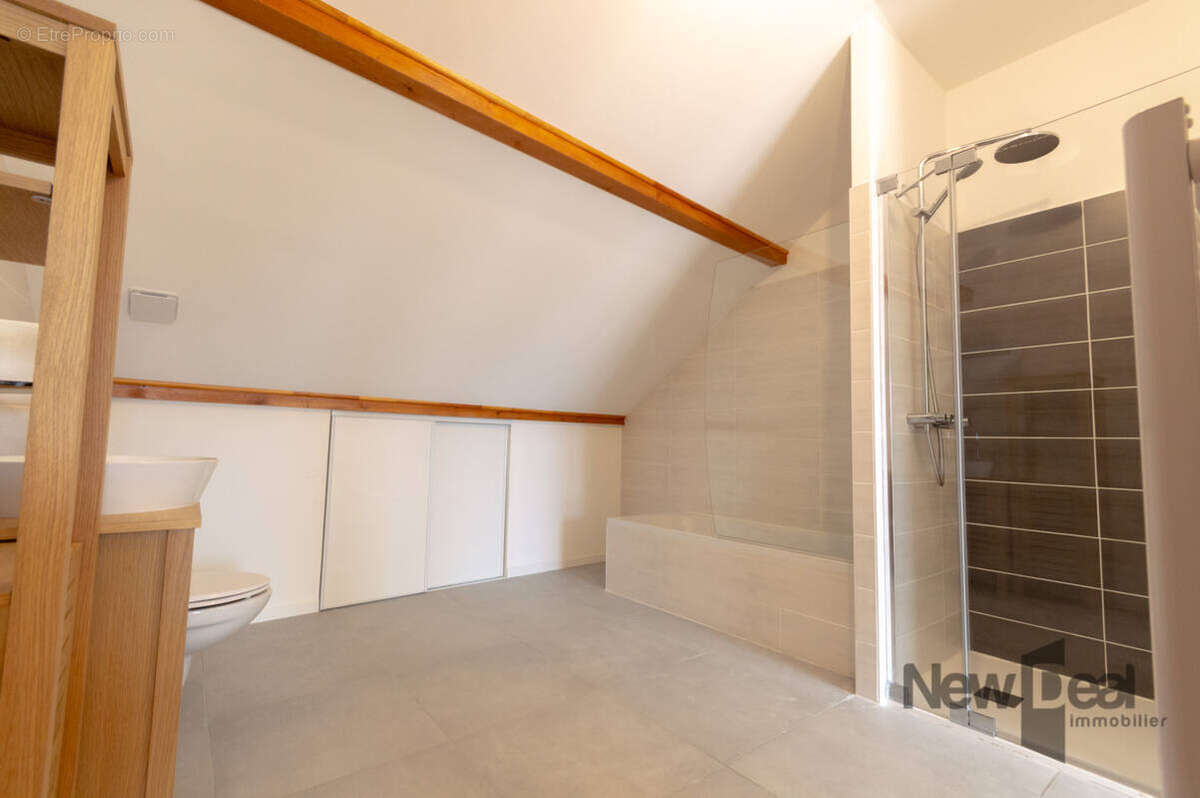 Appartement à CONTAMINE-SUR-ARVE