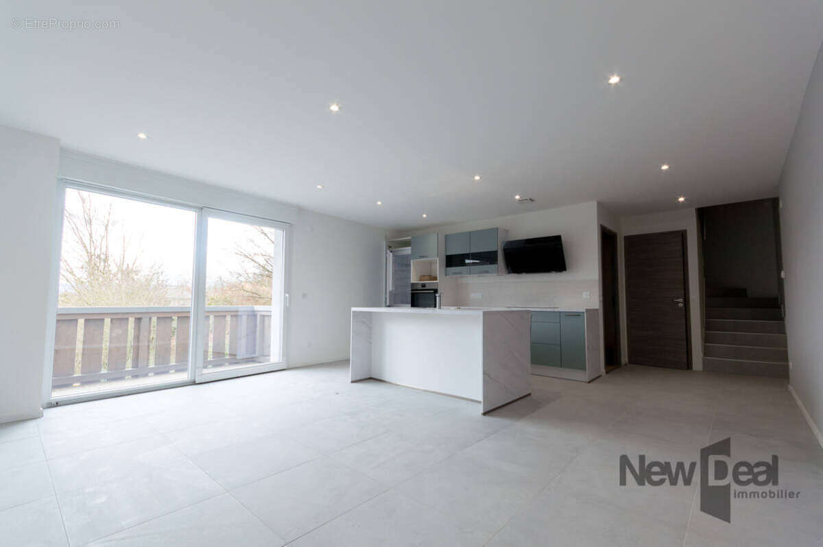 Appartement à CONTAMINE-SUR-ARVE